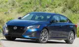 Nissan triệu hồi 443,000 xe do lỗi động cơ