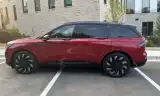 Lincoln triệu hồi Nautilus vì màn hình trống